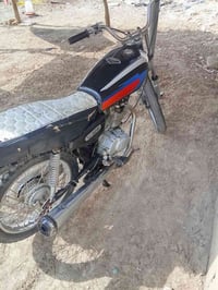 دراجة للبيع السعر 300او بيه مجال 07882416364