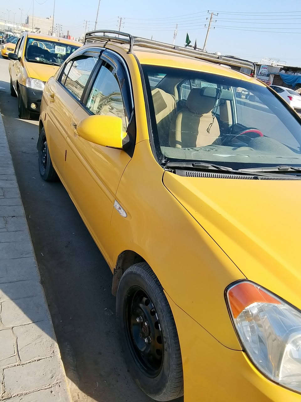 السلام عليكم اكسنت خليجي 11 فول اوتماتيك محرك 1600محرك صدر تخم تاير السياره مابيها  لاتبديل بس طخات هلال السيارة جاهزه خير من الله رقم ديالى مشروع وطني السعر 85رقم ***********العنوان بغداد الزعفرانيه
