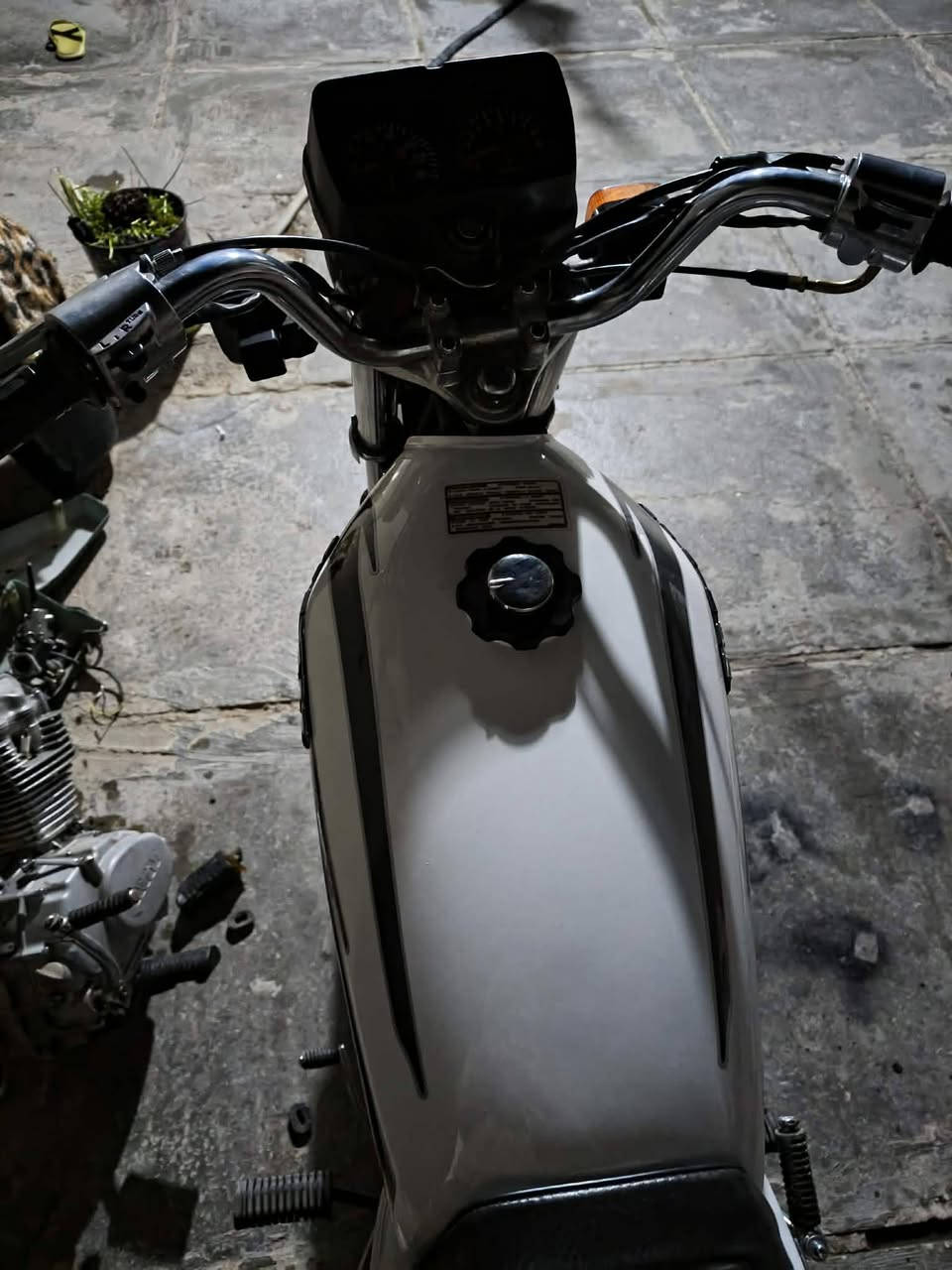 سلام عليكم دراجة أربعة كير إلى البيع اوراق أصولية شاصي  20 تعمير شلامجة مكاني نعمانية السعر مليون الاتصال على الرقم  ‏‪***********‬‏ ويوجد محرك موديل 20 للبيع سعر 100
