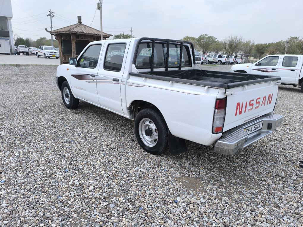 نیسان دەبڵ 2009  یابانی گێڕ مەکینە ئەکسل 

بەشەرت سەنەویو ڕەقەمی نوێیە تا 2031 

ڕەسمی سۆنەریم داناوە سەیارەکە ماڵ دۆستە 

نرخی 124 گەڵا شوێن کەلار *********** كالار, السليمانية
