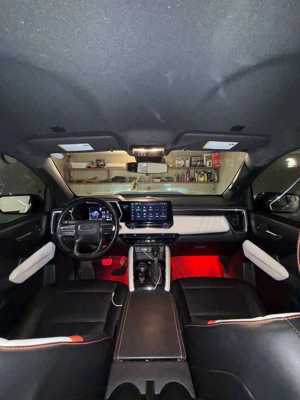 GMC CANYON
موديل 2023 
ماشية 68000km
محرك:2700تيربو 
مواصفات كانيون فئة Elevation
الداخل اسود كشنات لونين 
1-مواصفات :كار بلي شاشة جبيرة
2-تحكمات استيرن
3-رادار امامي
4تحديد مسار 
5-حساسات خلفية 
6-نظام تعليق
3-7 انظمة قيادة  2ويل و4 ويل واوتو 
8-شحن USB منفذ عدد4
9-قطعتين تبريد
10-مازدات LED
11-تشغيل عن بعد
12-اوتو هولد
وباقي المواصفات المعروفة
قطعة واحد فقط
السعر 30000$
الأستفسار:***********

