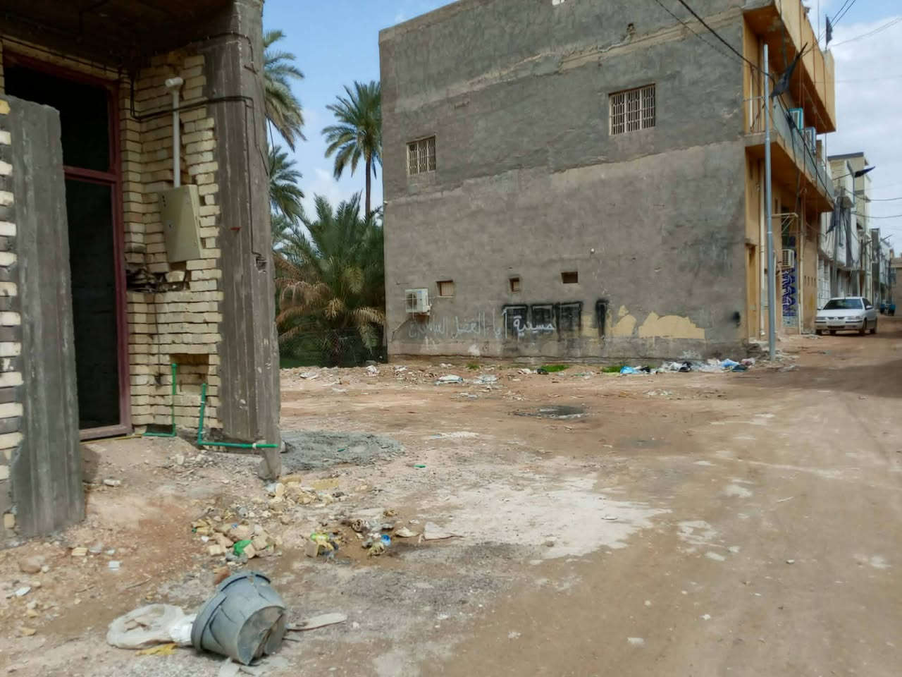 سلام عليكم قطعه ارض للبيع المساحه 200خلفه فندق البارون كافت الخدمات السعر مناسب 
‏‪***********‬‏
