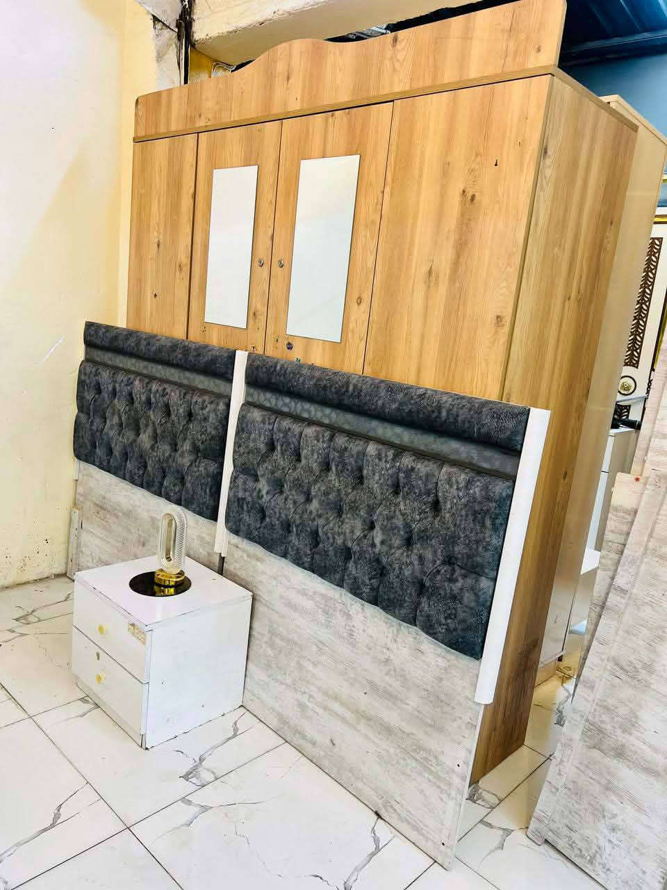 غرفه نوم تركي 🇹🇷
شبابي سرير منفصل 
2 غرفه تتكون من 7 قطع 
مع ميز مكتبي اضافي مع جربايه صوميه تفصال مع دوشك عدد 2 طبي بسعر 600 
مع شد ونقل مجاني داخل بغداد 🧑‍🔧🚚


**إذا كنت صاحب هذا الإعلان وتريد حذفه لأي سبب، رجاءا أرسل رسالة إلى الدعم الفني**