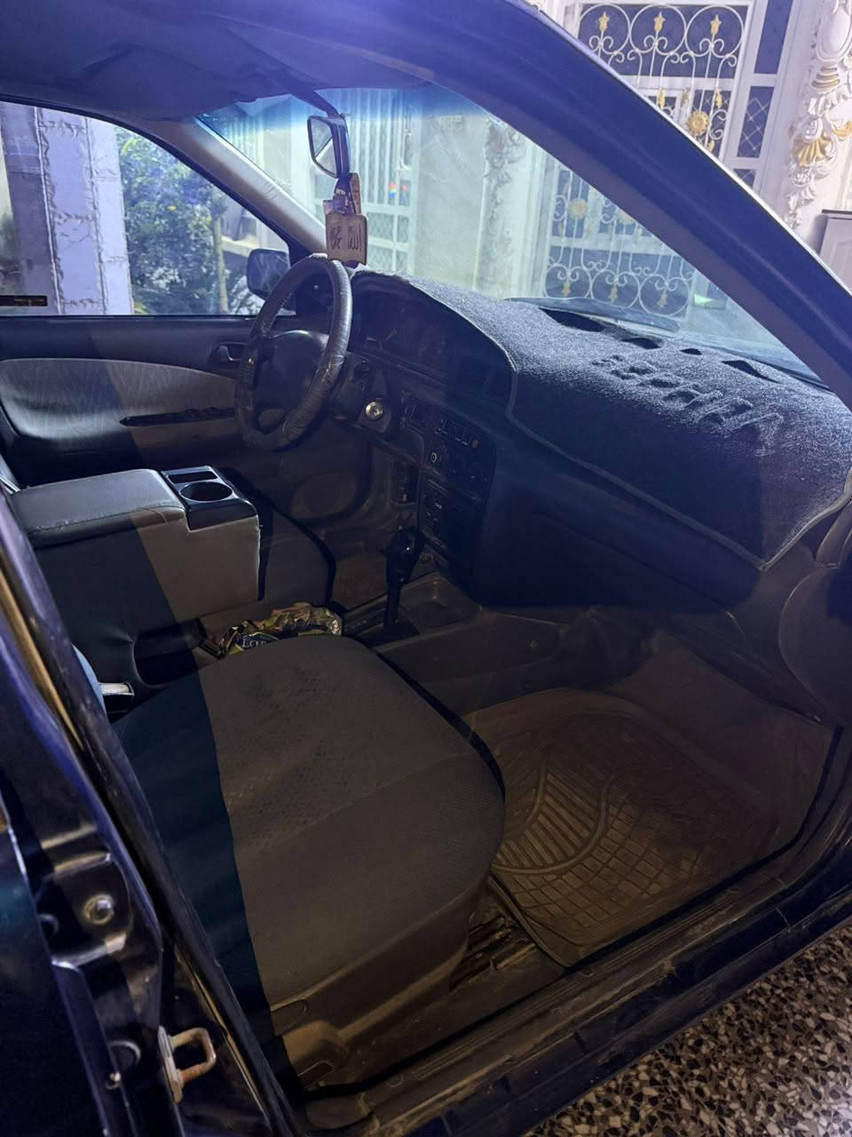 السلام عليكم ورحمه الله وبركاته
سيفيه للبيع موديل 95 رقم بغداد تحويل ثاني يوم 
السيارة خير من الله  السعر 45وبيه مجال الطيبين 
رقم موبايل ***********
بغداد المدائن
