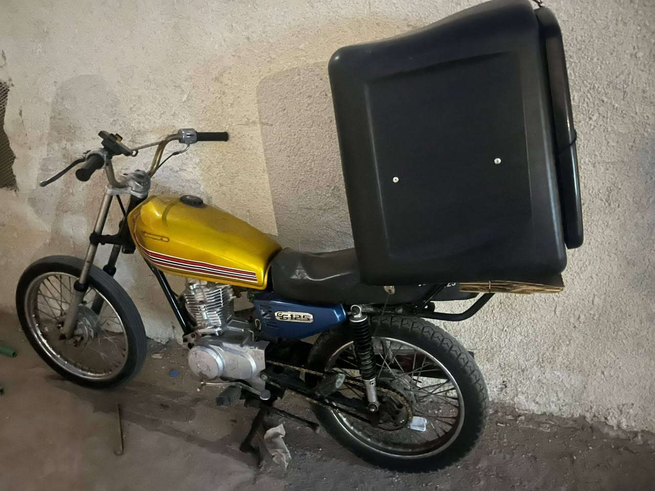 دراجه نامه ٢٠١٨  دراجه حلوة ومال شغل اوراق بيها ٣ اوراق بس باقايت ضايعات اسوي مكاتبه وية المشتري وتعهد سرقه وعشاير  سعرها ٤٠٠ دراجه حلوة ومال شغل  عله باب الله رقمي وتساب *********** متواجد من صبح للساعه ٣ ضهر البصرة, العراق
