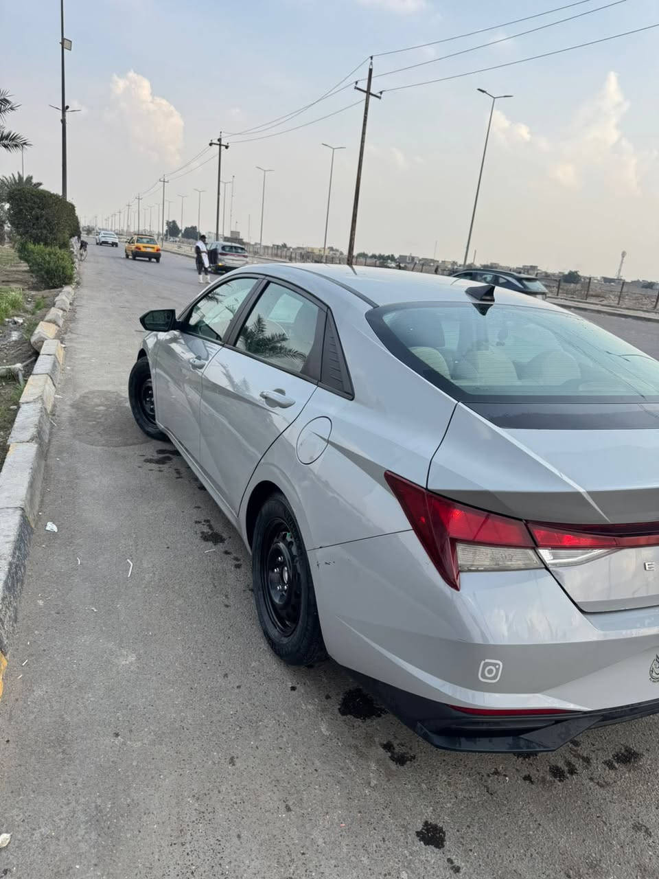 السلام عليكم النترا 2021 امريكي محرك 2000 دوش بغداد اسمنتي 
موصفات بصمه تشغيل عن بعد كشنات تدفئه رادرات امامي وخلفي وعليهة منضومه غاز دوشمه كشنات وارضيه اصليات وباقي الموصفات معروفه ماشيه 160 الف ضربتهة بأمريكا مثل ما موضح بل صور فقط صبغ بدون فتح السياره جاهزة بدون اي نقص مكان السياره بغداد قرب مجمع بسمايه السعر 125 وبي مجال للتواصل ***********
