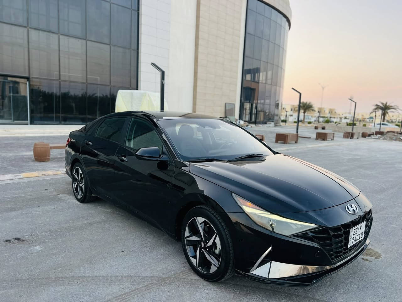 السلام عليكم…
اعتذر عن الاقساط والوعده 
النترا 2021 وارد أمريكي لون اسود 
رقم أربيل دولي سنويه جديده شرط التحويل…سياره خير من الله ماناقصها برغي 
مواصفاتها نص فول معروفه مواصفاتها مايحتاج اذكرها…
سياره بيها قطعتين صبغ بدون قطره داخل والباقي مكفول بجم كبس…
محرك 2000مامفتوح كير مامفتوح صدر جديد تخم تاير جديد تبريد ثلج تدفئه نار…
السعر 133 وبيها مجال 
مكاني صلاح الدين تكريت 
للاستفسار ***********
***********
