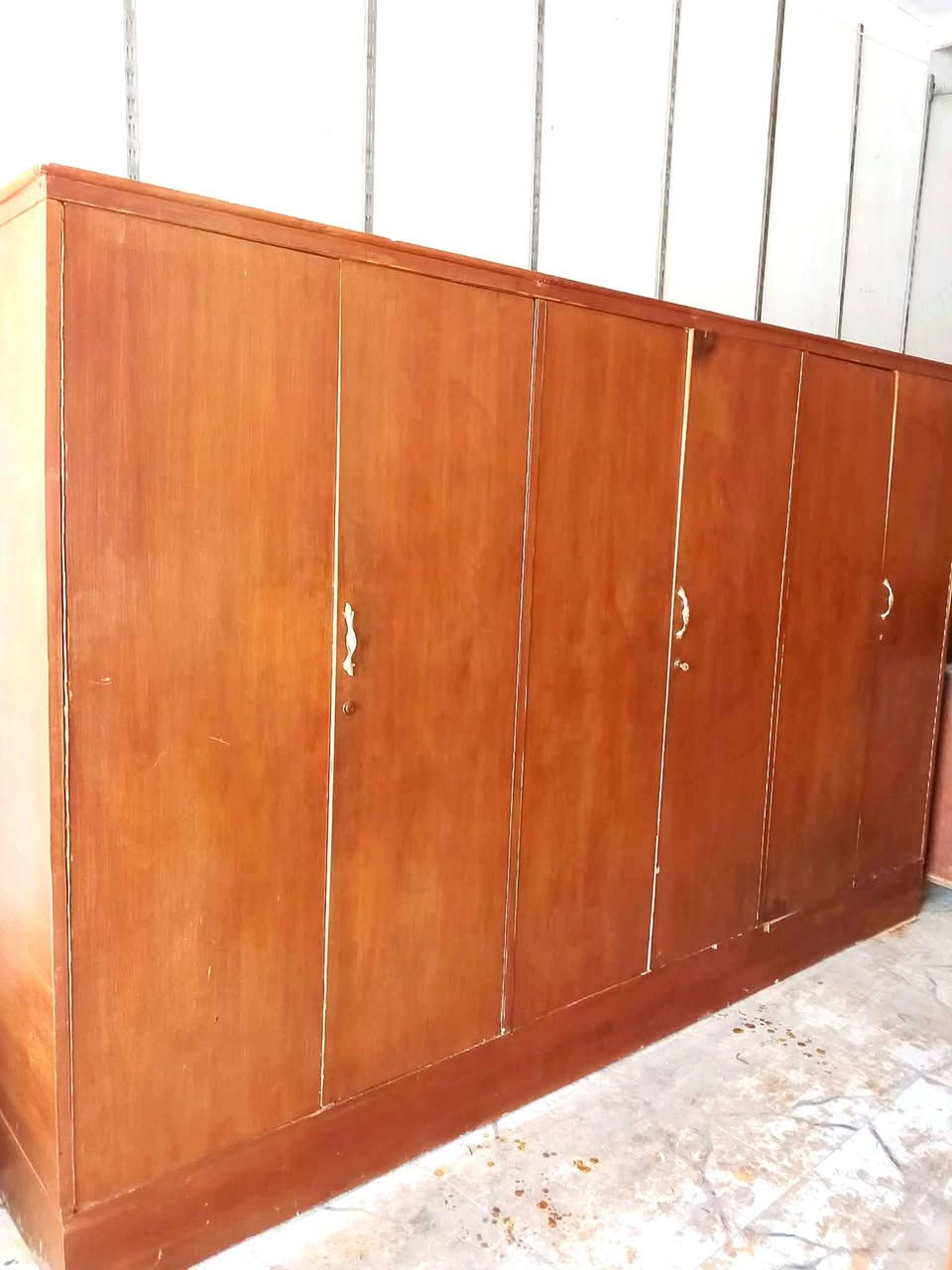 كنتور مستعمل ثلاثة أبواب تسكام للبيع بسعر مناسب مكاني الشوملي ويوجد خدمة توصيل ***********
