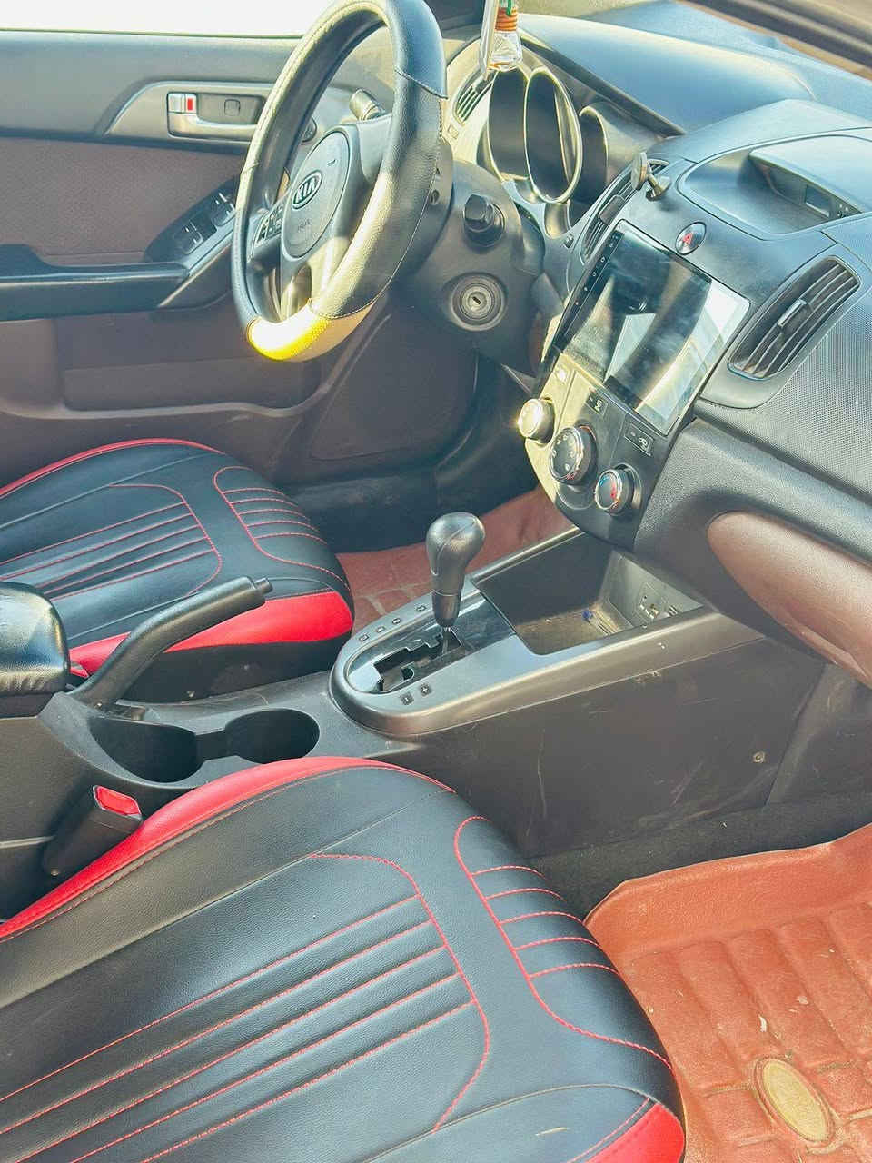 السلام عليكم
سيراتو ٢٠١٠ خليجي رقم أربيل بدون صبغ
محرك ١٦٠٠ مكفول سيارة كلش حلوة
مكان السياره صلاح الدين بلد.. السعر ١٠٥
***********
