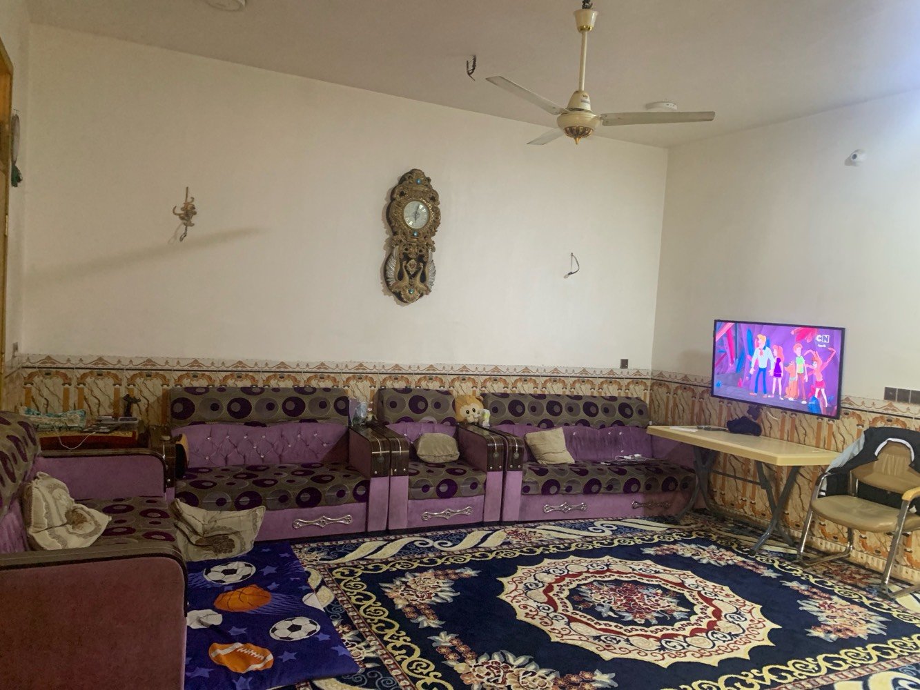 🏡 للبيع دار سكنية مميزة – كربلاء / الحر الصغير

فرصة مميزة لامتلاك دار جاهزة للسكن في موقع هادئ ومتكامل الخدمات، قريب جدًا من جامع المهدي.

📍 الموقع: كربلاء – الحر الصغير (ركن)

📐 المساحة: 240 م²
📏 الواجهة: 10 م
📏 النزلة: 20 م

🏠 مواصفات الدار:
✅ طابق واحد.
✅ غرفتا نوم.
✅ إحدى غرف النوم تحتوي على سويت (حمام خاص).
✅ صالة كبيرة.
✅ استقبال واسع.
✅ حمامان داخليان.
✅ حمام خارجي في الطرمة.
✅ مطبخ.
✅ حديقة أمامية.
✅ بناء حديث بعمر 4 سنوات فقط.

🌟 مميزات الموقع:
✔️ دار ركن يمنح خصوصية ومساحة أفضل.
✔️ منطقة هادئة وشعبية راقية ومكتملة الخدمات.
✔️ قريبة من المدارس، الأسواق، والجوامع وجميع الاحتياجات اليومية.
✔️ المنطقة مخدومة بشبكة المجاري والكيبل الضوئي (الألياف الضوئية للإنترنت).
✔️ جاهزة للسكن مباشرة، ولا تحتاج إلى أعمال ترميم.

📞 للاستفسار والمعاينة:
📱 ***********
📱 ***********

✨ دار يجمع بين الموقع المميز، وحداثة البناء، والتصميم العملي. المعاينة خير برهان، والبيع للمشتري الجاد.