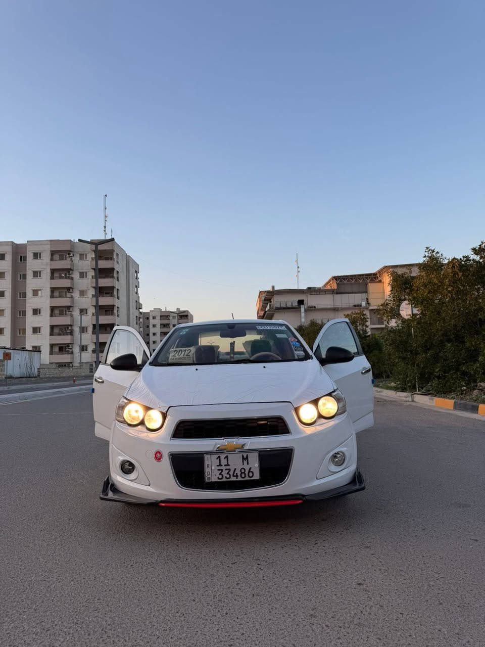 افيو خليجي موديل 2012كير اوتوماتيك 
سياره جديده مال جناي ماشيه 
1800محرك المرغوب 
بيها مكانات صبغ قليله جداً 
السونر موجود بل منشور 
كير جديد 
مكينه جديده
حداديه خلفي امامي جديده
تخم تاير جديد 
سياره جديده ع وضع الشركه 
رقم بغداد انكليزي 
مكاني بغداد الشعب 
السعر 68
للاستفسار 
 سيف***********
