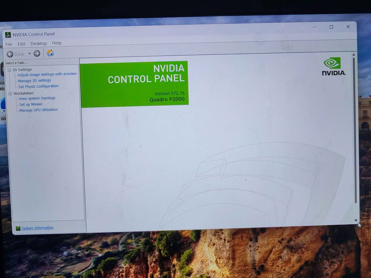 جهاز من فئة Workstation مثالي للمهندسين، المصممين، وطلاب الهندسة.
 المواصفات التقنية:
المعالج: Intel Core i5-8400H (جيل ثامن فئة H عالية الأداء، يتفوق على فئات الـ U في المهام الثقيلة).
الذاكرة (RAM): سعة 16GB 
كارت الشاشة (GPU): كارت منفصل NVIDIA Quadro P2000 بسعة 4GB (مخصص حصراً لبرامج الرندرة، المونتاج، والـ 3D مثل AutoCAD و Premiere).
التخزين (Storage): دبل هارد SSD 

الهارد الأول: 256GB SSD (للنظام والبرامج لضمان سرعة الإقلاع).
الهارد الثاني:  Tera 1 SSD (مساحة ضخمة وسريعة جداً لحفظ الملفات والمشاريع).
الشاشة: 15.6 بوصة 
النظام: Windows 11 
 مميزات إضافية:
يحتوي على نظام تبريد مزدوج (مروحتين) للعمل لساعات طويلة دون حرارة.
هيكل متين جداً بتصميم احترافي.
ياتي مع جنطة وموس باد 
قابلية عالية جداً لتطوير الرامات والهاردات مستقبلاً.
 السعر المطلوب: [ 415,000] دينار.
 المكان: [بغداد]
 للتواصل: [***********] بغداد, العراق
