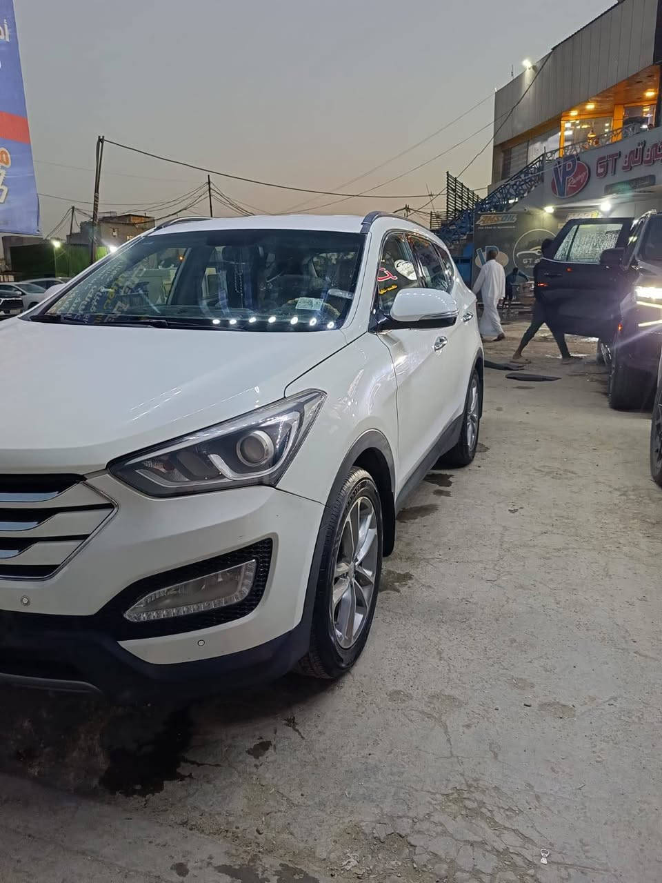 السلام عليكم 
سنتافي خليجي 2016 
6 سلندر 3300
رقم بغداد باسمي 
سونار مرفق بالمنشور 
ماشية 174 الف 
سياره فول بدون فتحه وبصمه 
مري شفط 
حساسات امامي خلفي 
7 راكب 
تبريد 3 قطع 
طخم تاير 
مسويلها ادامه سياره جاهزه وخير من الله 
گير مكينه مكفول 
غير متواجد على مواقع التواصل فقط اتصال
مكان السياره بغداد مدينة الصدر الاروفلي  

***********
