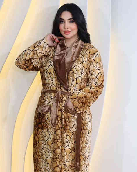 ✨ *مجمع بركات الرحمـٰن*✨
 
❄️ جديد الشتاء ❄️
* روب شتوي طويل و قصير 👀

تشكيلة تناسب الجميع و جودة عاليه 🔥
 
📍العنوان : الديوانية – الإسكان – شارع مكتب الحياة
📞 ***********
