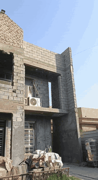 سلام عليكم عندي هذا البيت للبيع مساحه البيت 100مربع الأرضية صب والبورسلين موجود والواجيه رمل هم موجود ملبوخه نص وبقيه نص لئن صار عندي ضرف ماكملته تمام 10ب10 طابق ارضي غرفة نوم 4ب4+استقبال 4ب4+صاله 9متر في4ونص مشترك مطبخ وحمام داخلي والتواليت خارجي الطابق الثاني غرفتين وصاله كبيره+بيتونه طابق ثالث وسطح وبالإضافة حديقه كدام البيت 12متر في 10مشجره يعني احنه انسميه كدام البيت ترك تمام قريب جدا ع سريع ((((( السعر 155)))))وقابل للتفاوض واي استفسار ع هذه رقم الوالد ***********////وهذه رقمي *********** تحياتي للجميع
