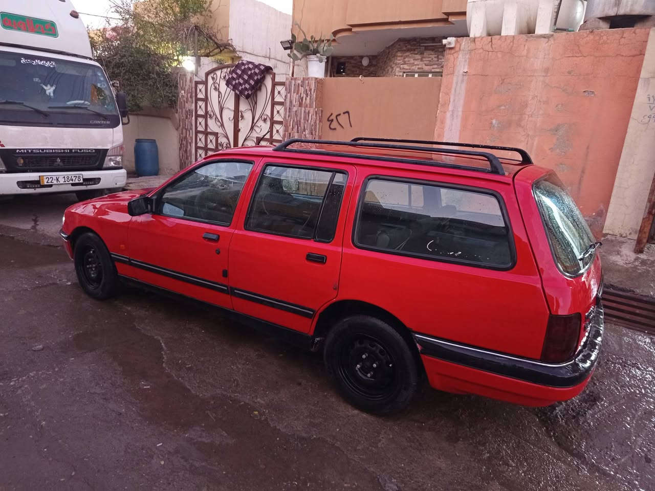 ‏‪لبيع فورد 
سعر 20 بيها مجال 
موديل 1992
 خمسه تيرات جديد 
طخم جديد 
 كير محرك شرط 
شرط  تحويل 
***********
 ‏‪0776 887 0925‬‏
