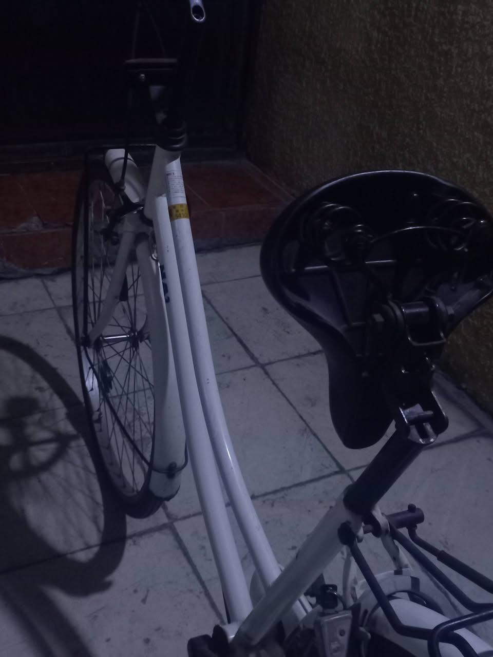 سلام عليكم
باسكل الابيض شركةNA2💯
حجم 26  موديل 2016
تايرات جوابة جدد 🗿
مكان بغداد حي الجهاد .
رقم ***********
هلا سهل  🎭
