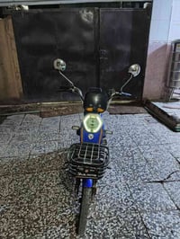 بايسكل شحن للبيع موديل 2024 مكفول بس نقص  شمعات داخلية للبلاجكتور الام...