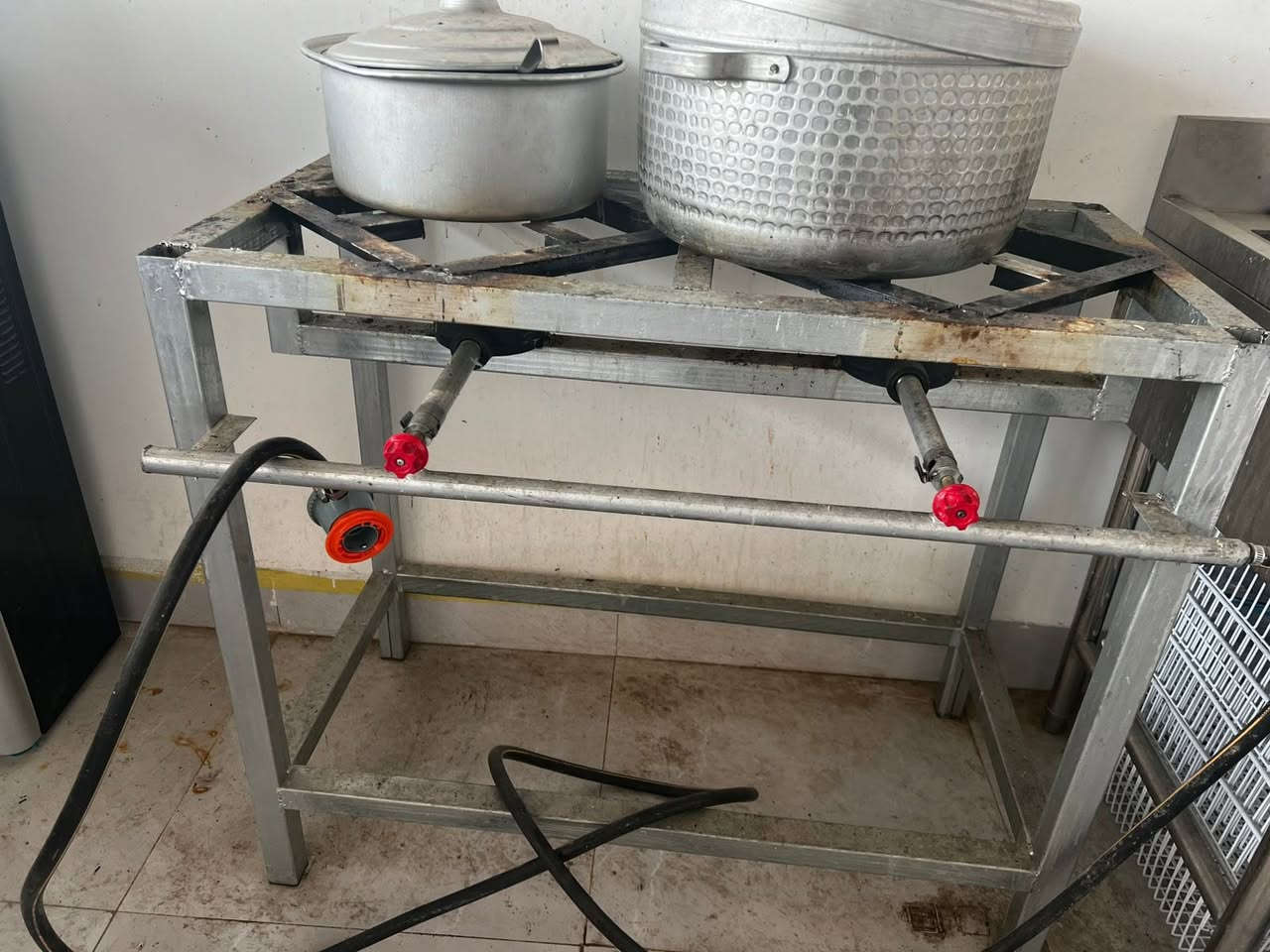 اغراض للبيع 
استعمال شهرين نظيفة جدا 
الهاتف /   ***********
