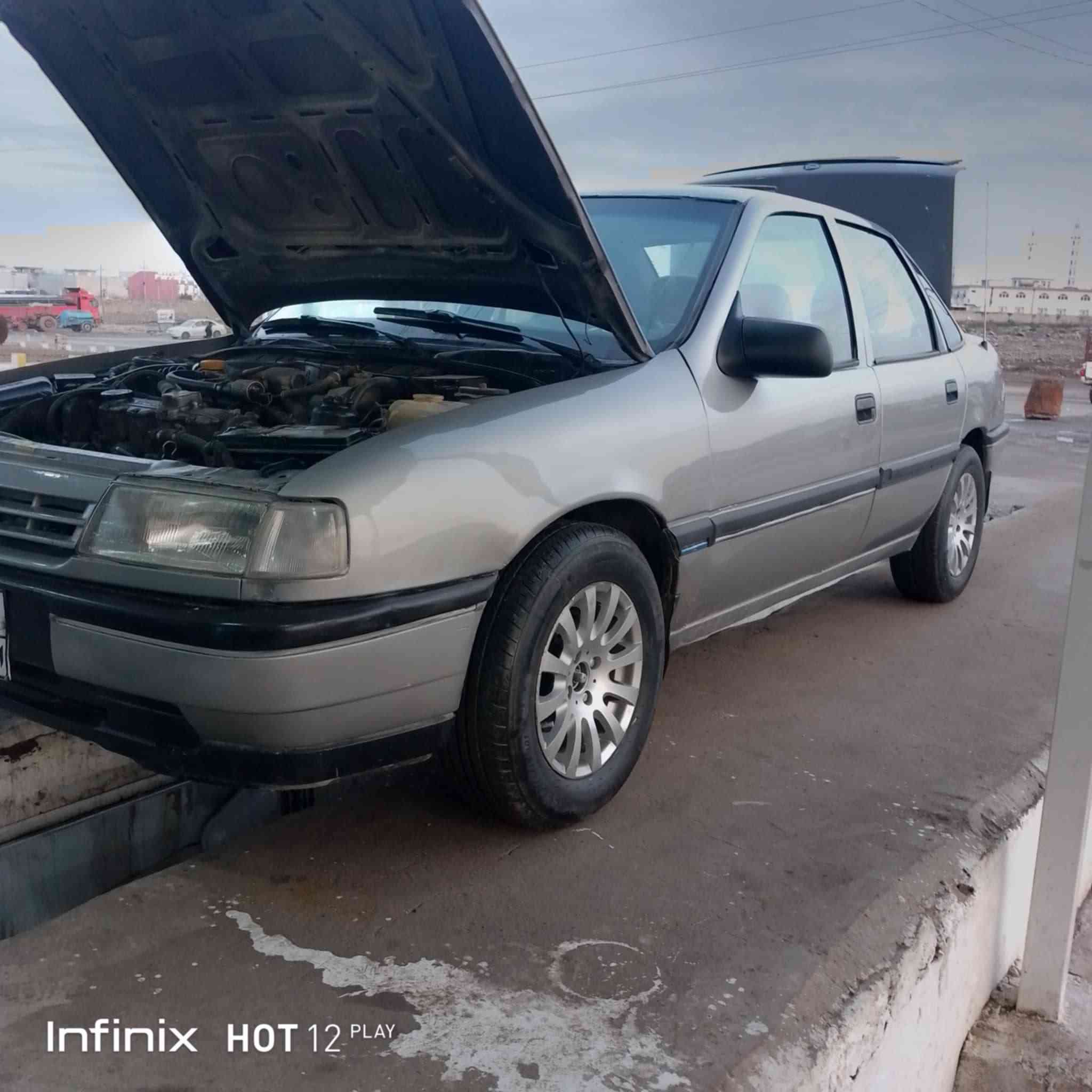 ئۆپل مودیل 91مەکینە 20 گێرومەکینە بەشەرت سیارە نضیف بدون سوبغ وکالە تعویل فوری مکان بردەرەش 37بیهامجال رقم موبایل  ***********
