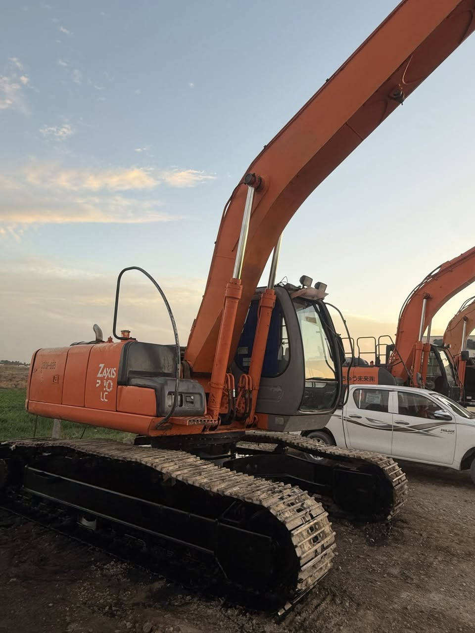 السلام عليكم                                                                               للبيع حفارات زت (210Lc)✅✅
2005__2006
مكفولات🥇
!!حسب الرغبه ذراع قياسي او طويل
الموقع📍(بابل_النيل)
 

***********
***********
