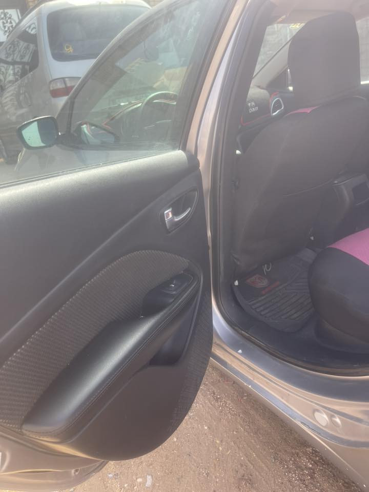 السلام عليكم دودج دارت موديل ٢٠١٥ رقم بصره دولي بسمي كير محرك تبريد كهرباء كله مكفول سيارة جاهزه السعر ٧٥ للاستفسار *********** مكان السيارة بصرة
