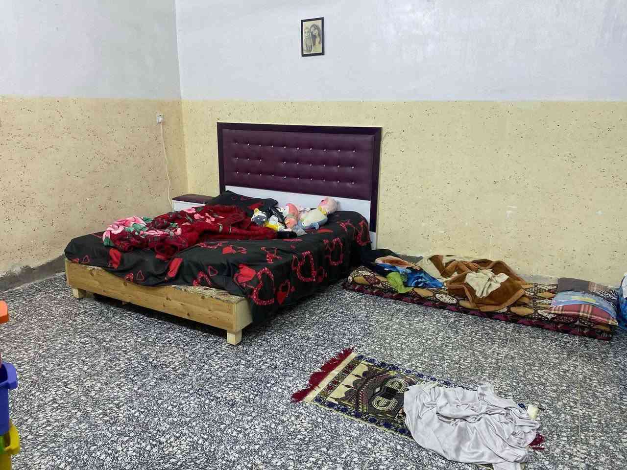 دار للبيع المساحه 79
الواجهه 10متر 
غرفتين وستقبال وحمام وبيتونه ومنور 
استفسار ***********
