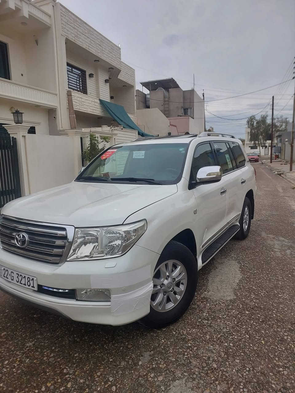 للبيع لاندكروز  سيتينيه فول موصفات سعر ٣٤٠ بيه مجال قليل رقم وسنويه جديد دولي موديل ٢٠١١ بدون صبغ او ضرر حتى دعاميات ما بيه صبغ ماشي ١٧٦ ألف مكان سياره طوز خورماتو 
رقم موبايل/ ***********
