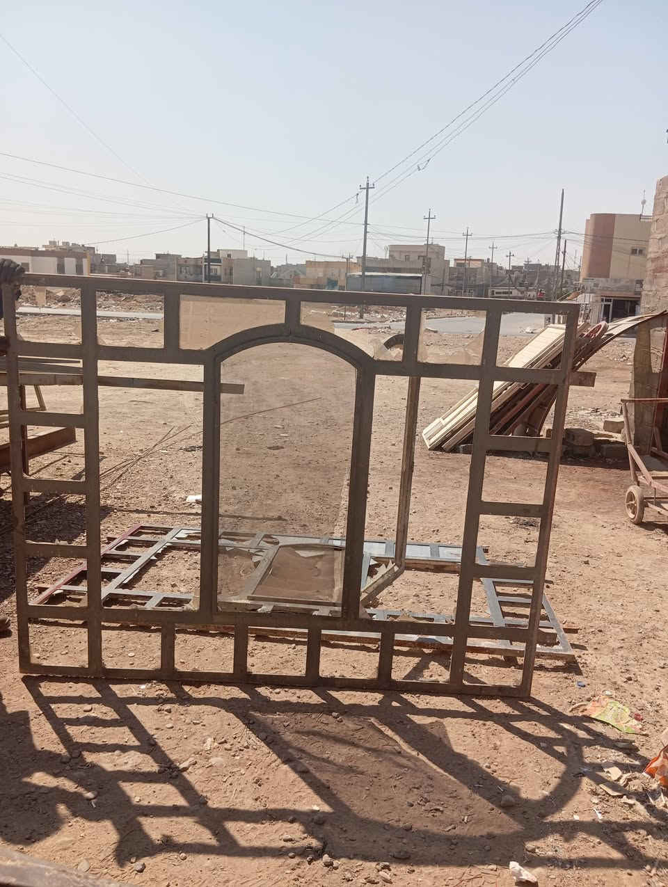 باب حوش للبيع ادريج للبيع شباك بلاستك  للبيع شباك حديت للبيع تغات للبيع  //***********//***********/// موصل
