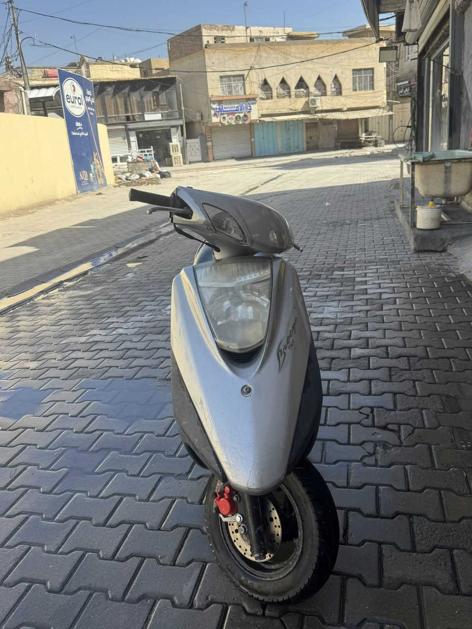 دراجة بريز للبيع نزلتها من الرمبة قبل أسبوعين  اخذتها برغي ما نقصها كلشي بلادي السعر 800 مكاني بغداد الحرية ***********
