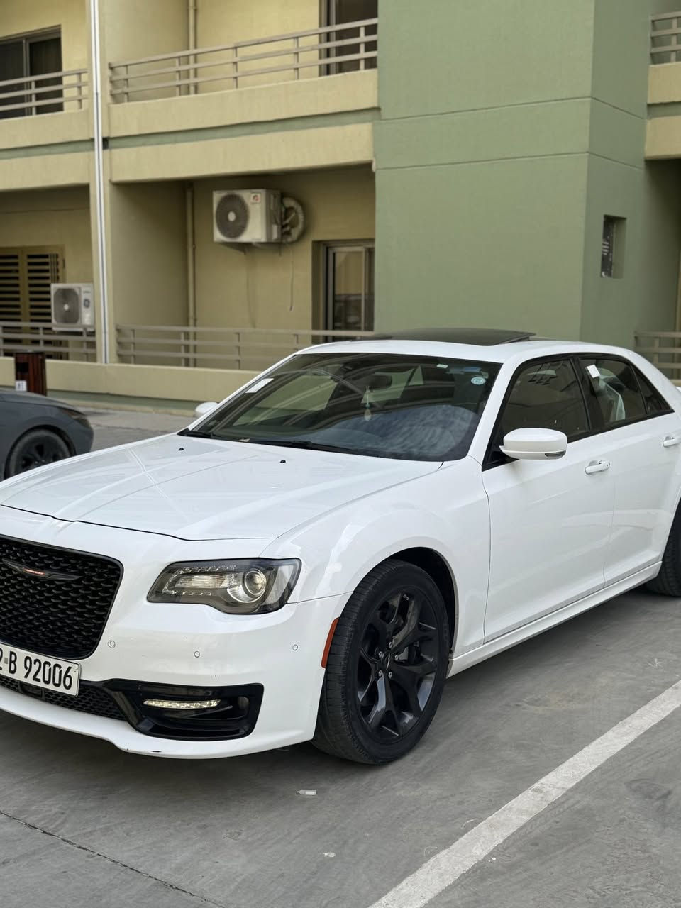 السلام عليكم
كرايسلر 300s موديل 2023 خليجي 
ماشيه 48000 كيلو متر 
مواصفات الs فول 1/1
الشراي صدك يتصل على الرقم ***********
