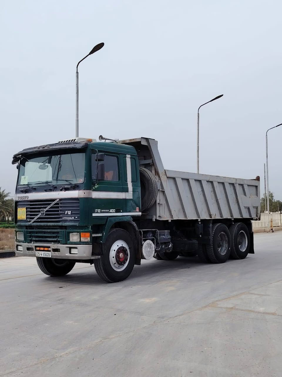 سلام عليكم للبيع  فالفو F12 موديل 91 مكينه 121 كير 3X3 مجموعه لنكي تخم تاير رقم نكليزي تحويل مباشر سياره مكفوله كفاله عامه السعر215 وبيه مجال بسيط الأستفسار اتصل عالرقم *********** عنوان واسط الصويره
