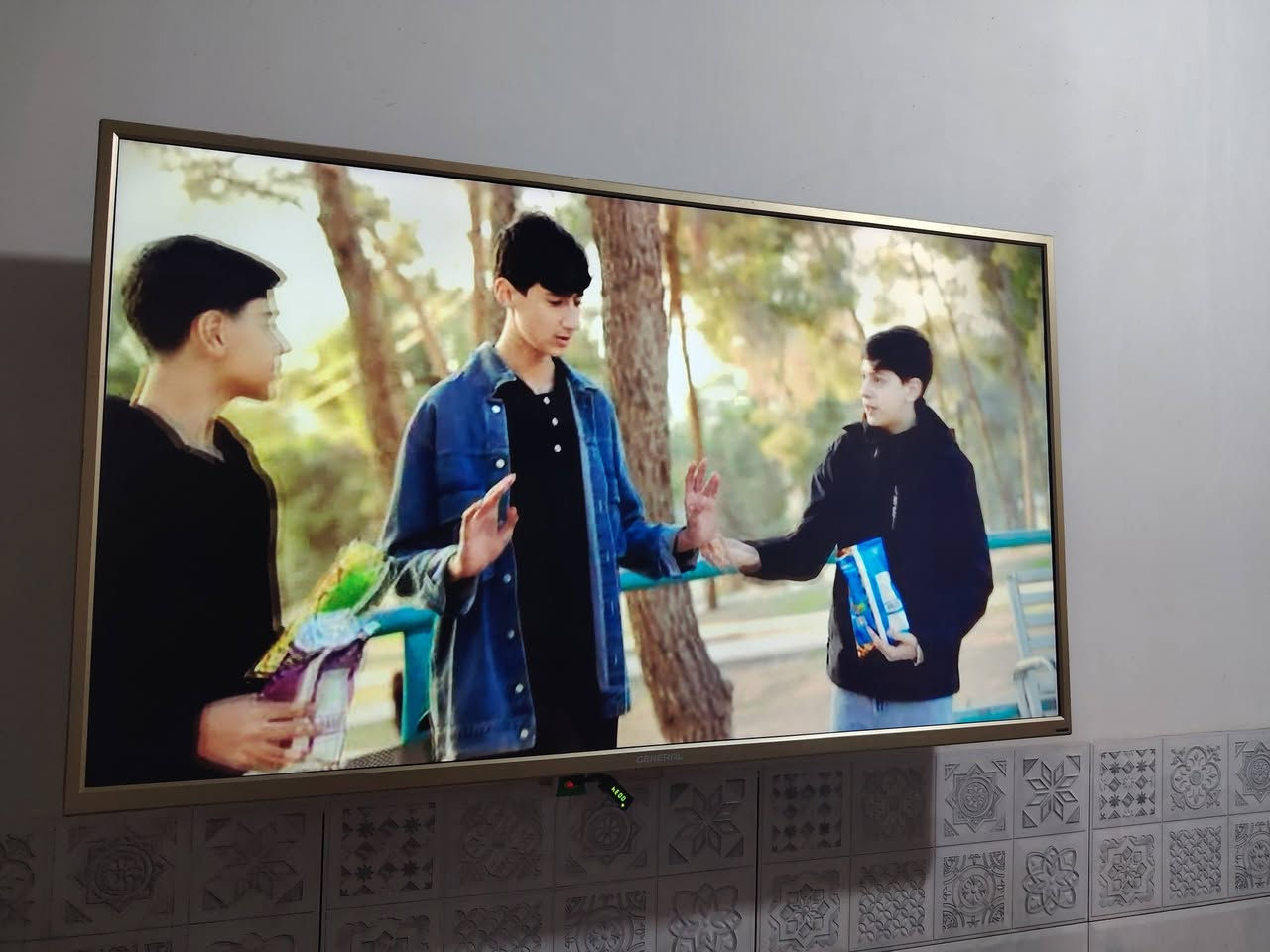 سلام عليكم
للبيع بلازمه حجم 55 جنرال ايطار ذهبي
للاستفسار
***********  اتصال أو واتساب
