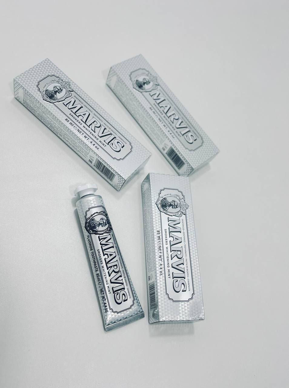 معجون أسنان "Marvis Smokers Whitening Mint".
تم تصميم معجون الأسنان هذا خصيصًا لإزالة البقع الناتجة عن التدخين واستهلاك الشاي والقهوة. 
تساعد تركيبته على تبييض الأسنان بلطف وفعالية مع حماية الأسنان من التسوس. 
يحتوي على نكهة النعناع المنعشة التي تمنح إحساسًا بالنظافة والانتعاش. 

الاستخدام  3 مرات بالاسبوع فقط 

ممنوع استخدامه  للاسنان الهشه والرقيقه
#الشعب_الصيني_ماله_حل😂😂 #اكسبلور #عنايه_بالمرأة #معجون_اسنان #مبيض_اسنان #كوزمتك_قمه_الجمال


**إذا كنت صاحب هذا الإعلان وتريد حذفه لأي سبب، رجاءا أرسل رسالة إلى الدعم الفني**