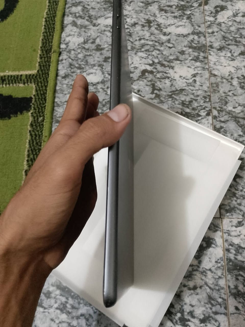 سلام عليكم ايباد 9 نضيف وضمان مداخل تصليح ذاكره 256 كامل ملحقاته ويا سعر 350 قفل جهاز مال بيت وماستخدم هواي جديد ولله للتواصل ع رقم ***********
