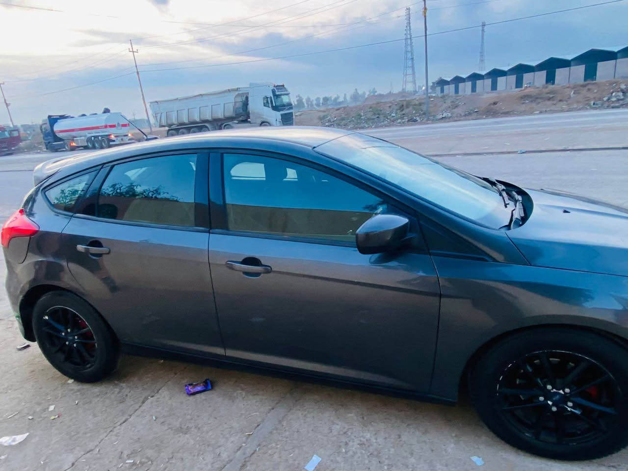 Ford focus ٢٠١٨ 
٣بارجه به س په مپه ٢ بارجه سبوغه بي ژوري بي ليدران ٥٩٠هه زار غرامه ي له سه ره سه نه وي نويه رقه م نويه گيرو مه كينه به شه رت ١٣٠ هه زار روشتيه *********** واتس اب يان ڤايبه ر أربيل, العراق
