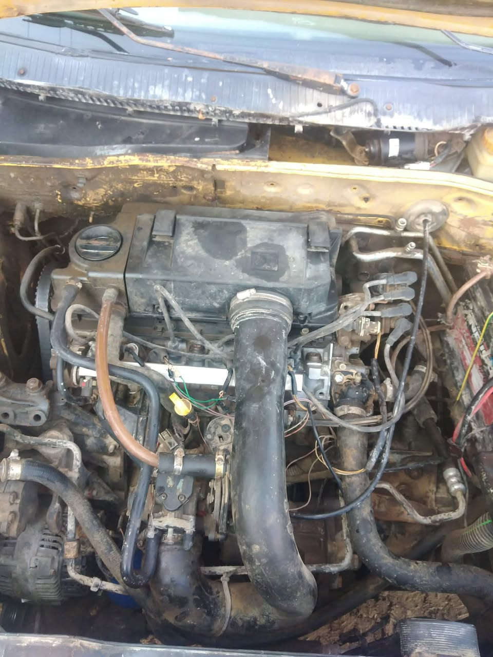 السلام عليكم سياره سمند موديل ١٢ مكينه وكير فرنسي تخم تاير سنويه ٢٨ مصفره سعر ٢٥ وبيه مجال لتواصل ***********
