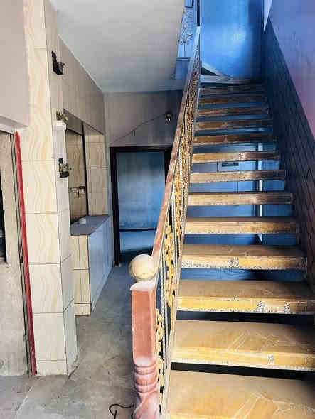 مشتمل للبيع 
المساحة 58 سند واقع حال 64 متر 

واجهة 10.5 ونص المحتويات استقبال مطبخ وخدمات الطابق الثاني غرفتين نوم العنوان الطالبيه حي البيضاء خلف مستشفى مارينا 

#السعر_205مليون

***********
