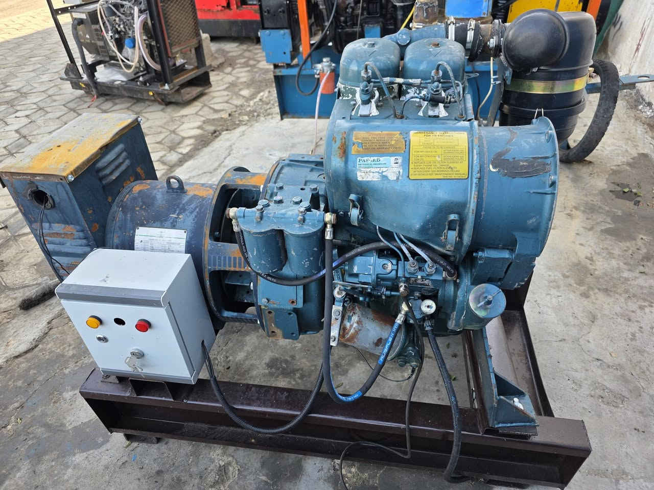 تعلن شركة الساير 
مولدات دويز ٢ بستم 
توليد ١٥ كيفي 
ضمان التشغيل ##السعر ٢٠ ورقه 
العنوان بابل ناحية الشوملي قرب الدفاع المدني 
***********
