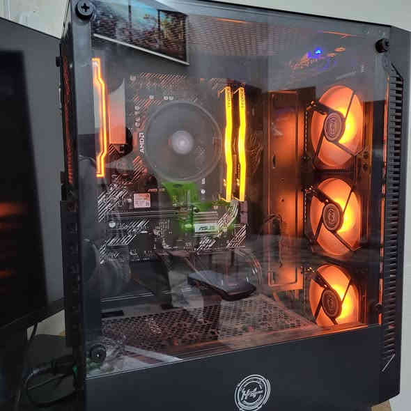 PC للبيع

مواصفات

CPU: R5 5600G + Radeon

Mother Board: ASUS Prime B450M - AII

RAM: 8*2=16GB, 3600

Storage 1: 256GB m.2 nvme gen.4 
Storage 2: 512GB HDD

Power supply: DeepCool PF600

جديد تقريبا واستعماله قليل جدا مناسب للألعاب والاستخدام اليومي.

السعر: 450 الف
مكاني كربلاء، الحر

***********

Telegram: ittyro
