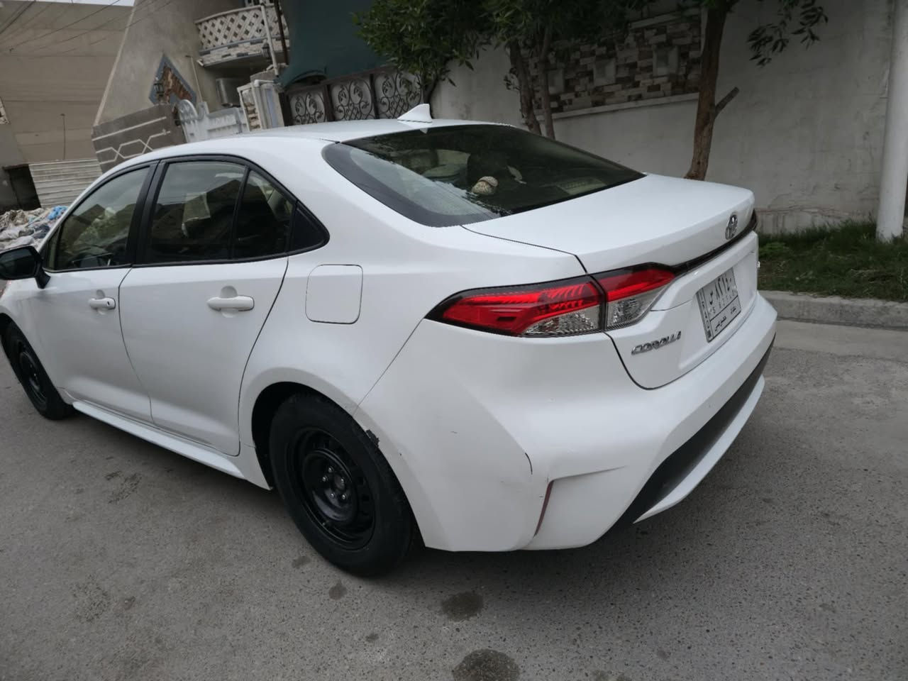 السلام عليكم عندي كورلا 20
امريكي حادثها موضح بلصوره
مواصفات le
مكينه 1800
هند بريك بصمه واتو هولد
سياره بيها طخه بلهلال فوق التاير  الخلفي.
معدل بارد ماامبينه.
حادثها امبدل جاملغ جهه السائق بلاردن
سياره. صارلها 5 سنوات عندي تبريدها ثلاجه الي مهتهم ويشوف السياره تفيده هلا بي ياخذها ويشلع عيوني
رقمها بغداد الدوشمه الي موجوده هي قديمه غيرت دوشمه مالتها
***********
بغداد الدوره مكانها.
