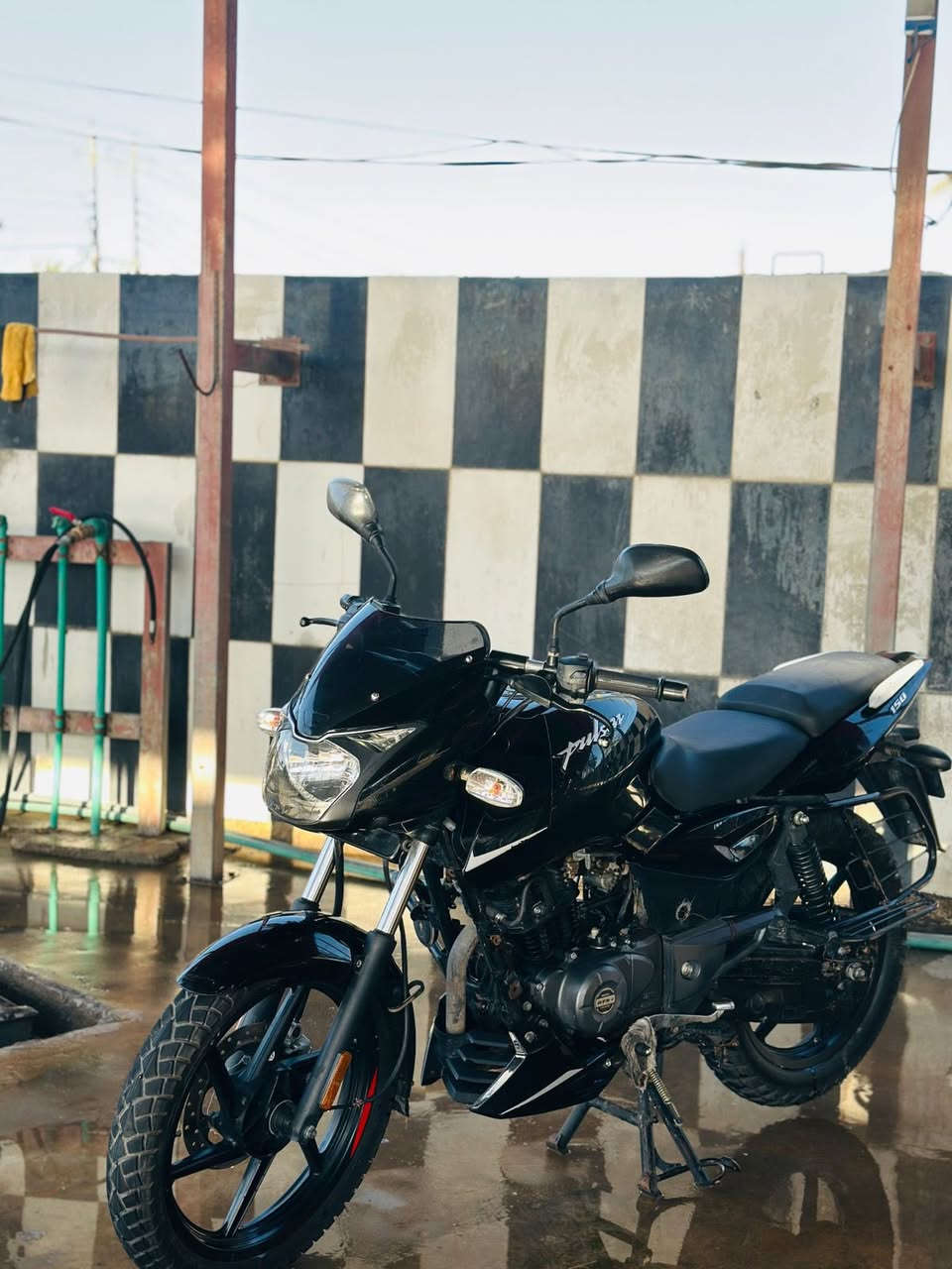 Bajaj Pulsar 150cc للبيع دراجة
موديل 2022
Bajaj Pulsar :النوع
سعة المحرك: 150cc
اللون: أسود
الأوراق: أصلية كامله من كمرك وشركه Bajaj بس تروح ترقم السعر المطلوب: 1,250,000 دينار
السعر قابل للتفاوض للجادين فقط
الموقع: بغداد الراشديه

التواصل***********
