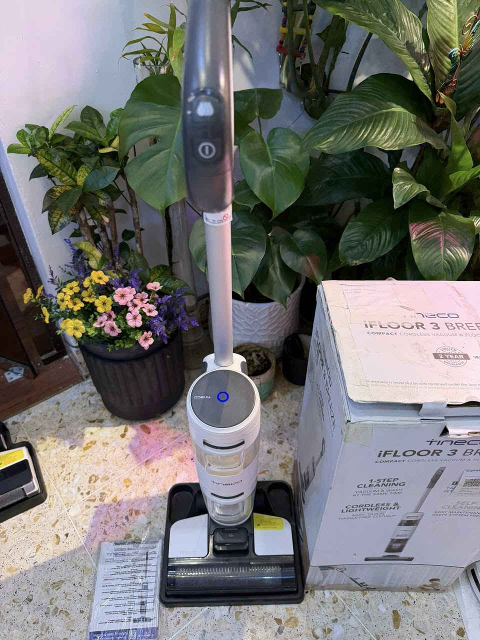 متوفر مكنسة عامودي ماركة.                        Tinco I FLOOR 3 BREEZE
مستخدم


**إذا كنت صاحب هذا الإعلان وتريد حذفه لأي سبب، رجاءا أرسل رسالة إلى الدعم الفني**