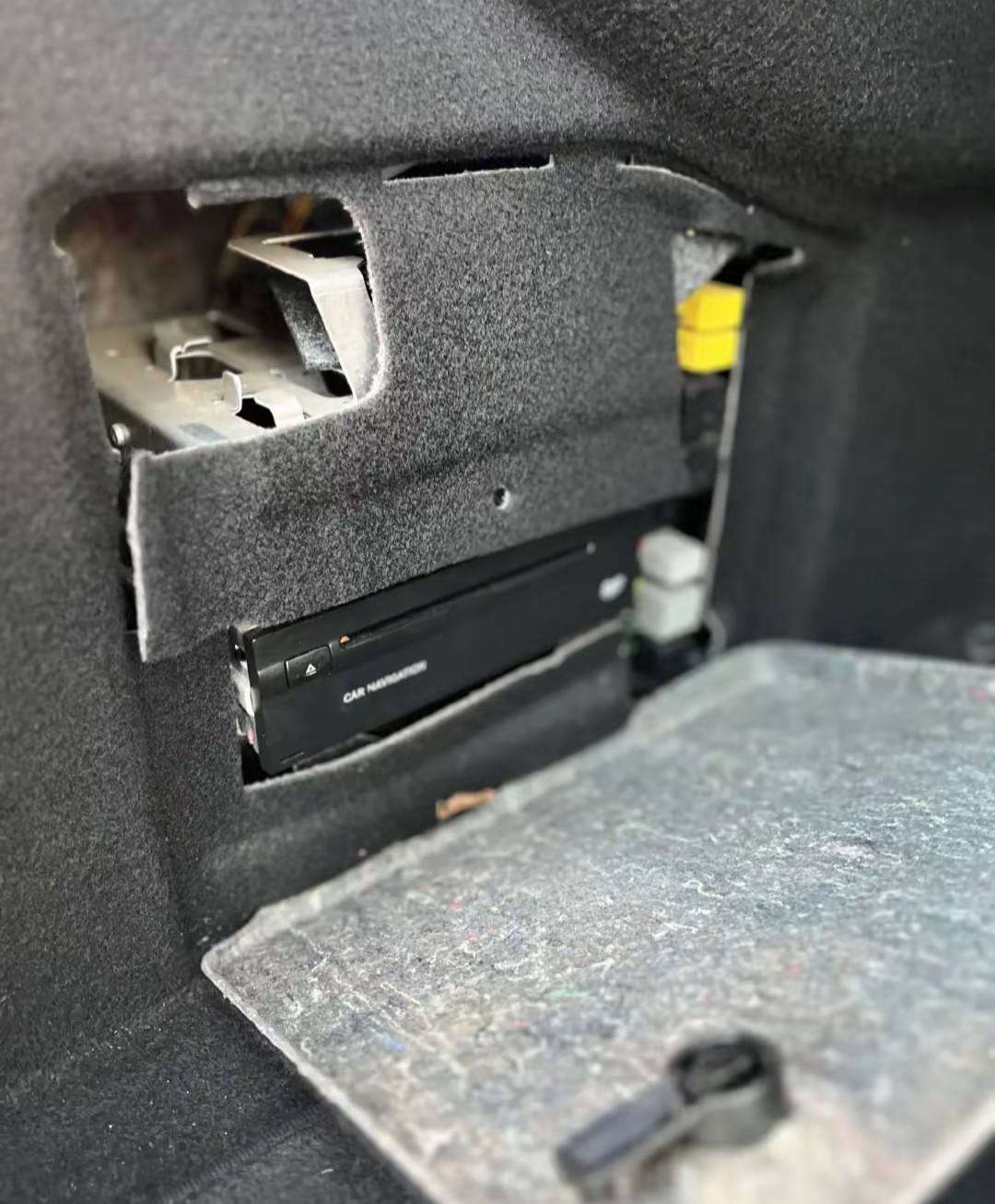 Eclass 350 2008  بێ ڕەقەم دوبەی .
فول فول مواسەفات .. ساغ ساغ..  ***********.
***********
فرۆشتن و گۆڕینەوە
 گەورەترین حەجمی ٦ بستن و مەڕغوبترینە.
 
کوشن جلد .
کوشن کارەبا .
کوشن هیتەر .
کوشن میمۆری .
سەقف سڵاید .
مەسحی لایت .
پەردەی بیلاد کارەبا .
حاسەی فلچەی جام .
شەس سیدی .
کەللەی کوشنی دواوە کارەبایە .
تەبرید مەرکەزی .
چوار تایەی تازە .
هایدرۆلیکی گێڕ تازە گۆڕاوە .
سەیارەکە دووەم دەستە لە ئەمریکاوە .
سەیارەکە  هی ماڵە ساڵ زیاترە لای خۆمە. 
بۆ نرخ پەیوەندی بکە. 

***********.
*********** . 
ڤایبەرو واتیساپ السليمانية, العراق
