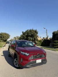 راف فور موديل ٢٠٢٢  فئه xle بانزين محرك 2500 وارد امريكي ماشيه ٤٣ الف ...
