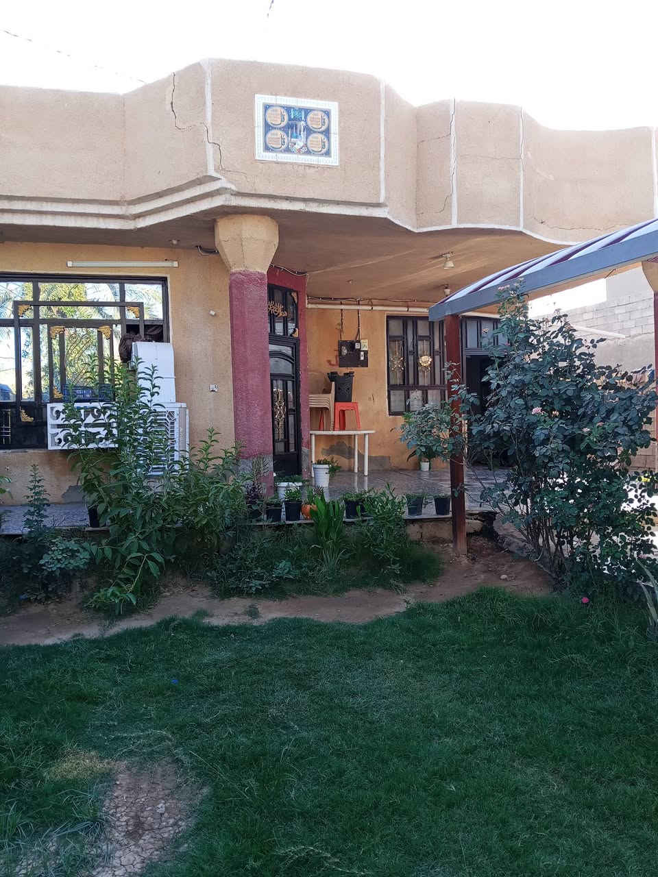 سلام عليكم يوجد بيت للبيع مساحه 340 متر يحتوي على 3غرف نوم واستقبال ومطبخ وصحيات طابو زراعي سند25 العنوان بغداد الراشديه قرب جامع عبد الكريم ابو غازي الاتصال على الرقم *********** السعر 100
