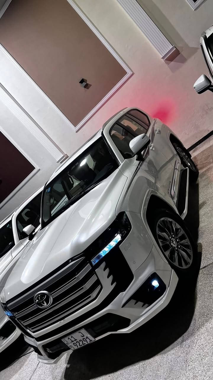 سلام عليكم
لاندكروز GXR  المتتد بريم اصل

محرك 4000 V6تنفس طبيعي 

موديل 2024اصل تكمة و سنوية. 
مكفولة من صبغ وتبديل والبارد

رقم بغداد باسمي تحويل 

مواصفات 

ثلث شاشات 

سلايت 

كشنات تبريد 

كشنات اثنين كهرباء 

تشغال بعد 

كشنات جلد 

جنطة كهرباء 

حساس امامي خلفي

أربع كامرات 360درجه

فتحة سقف  

بصمات اثنين

بيع اومراوس

مكاني بغداد لاستفسار ***********
