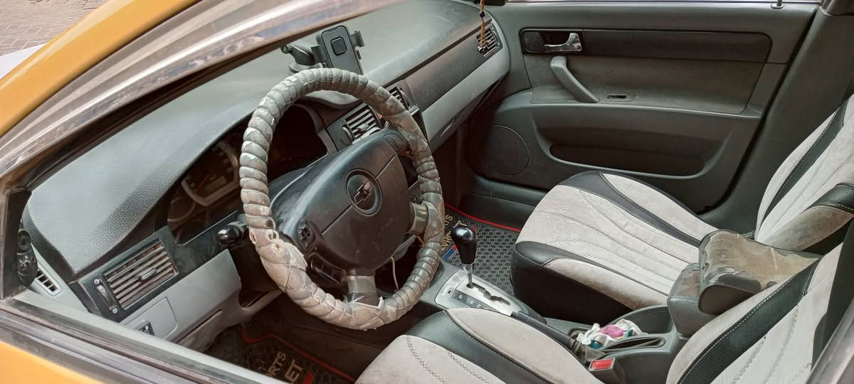 سلام عليكم اوبترا 2011 باسمي سنويه جديده رقم بغداد جديد بيها جاملغ وبنيد وبيها دعجه بمكان الاسبير  السعر 60 قفل ***********
