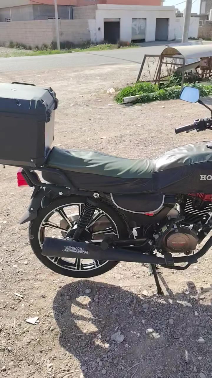 السلام عليكم شانك جديد للبيع
اوراقه بس كارتونيه جت ويه جبته من المعرض قبل فتر
بعد جديد  العنوان. ديالى دلي عباس 
هاتف. ***********
