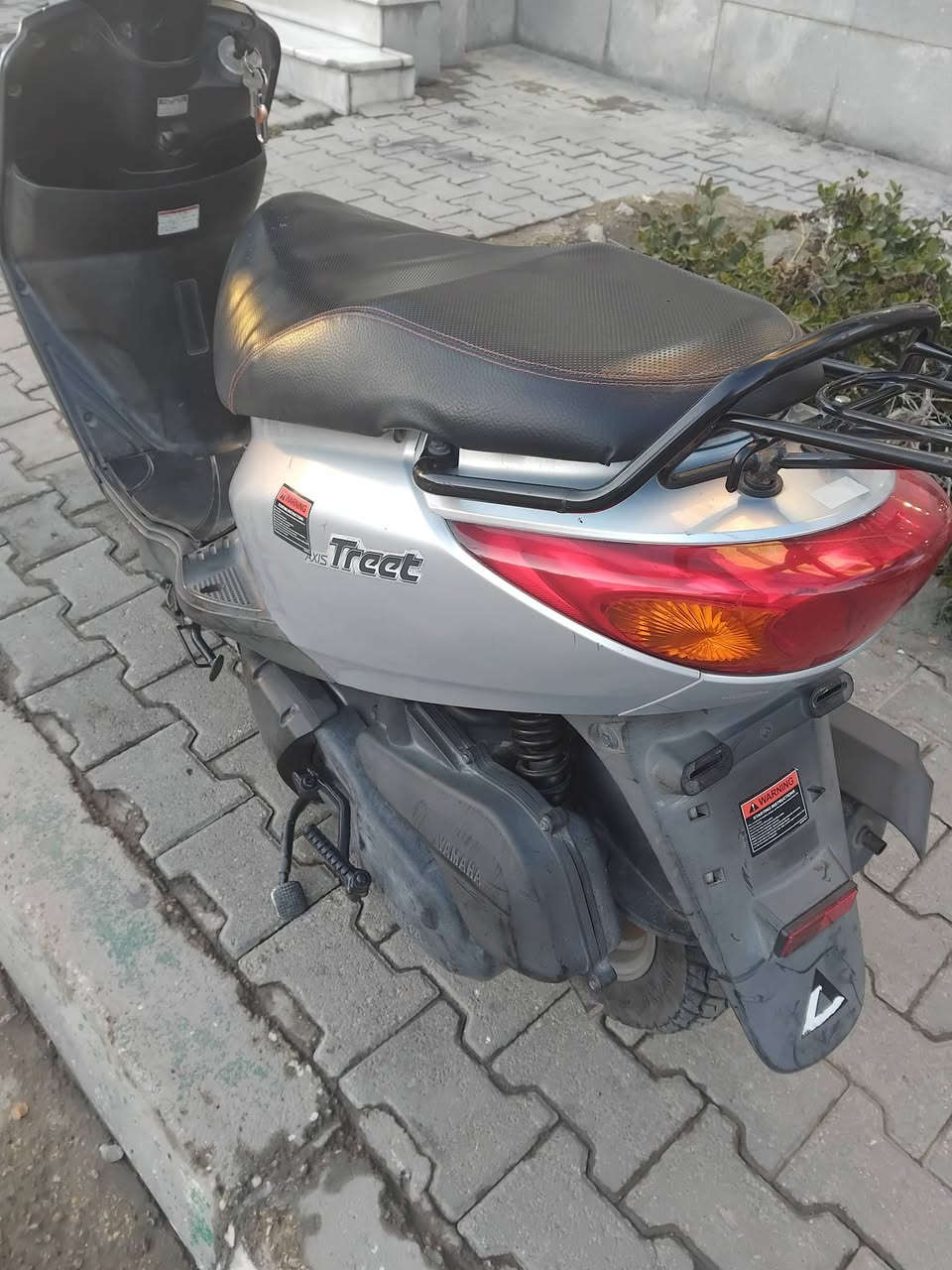 السلام عليكم دراجه اكزز للبيع مال حاويه السعر ١٣٥٠ بيها مجال بصيط للتصال *********** كربلاء
